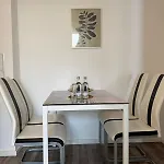 Am Muehlenviertel - 3 Schlafzimmer - 6 Betten - Wlan - Smart Tv - Altstadtnah דירה ארפורט