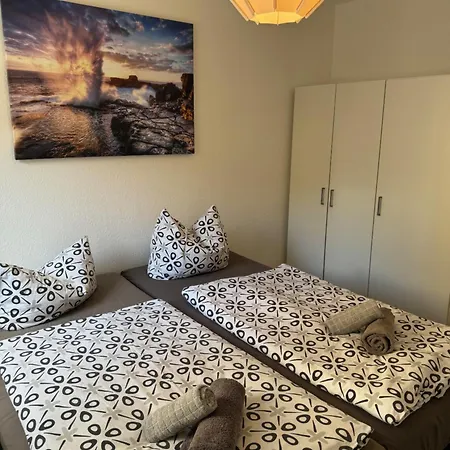 Am Muehlenviertel - 3 Schlafzimmer - 6 Betten - Wlan - Smart Tv - Altstadtnah Apartment *